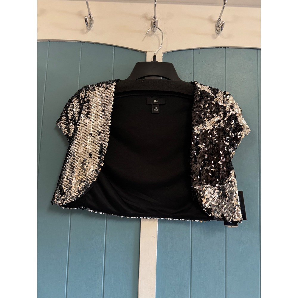IN San Francisco Silver Sequin Bolero Shrug Cropped Short Sleeve Jacket XS NWT